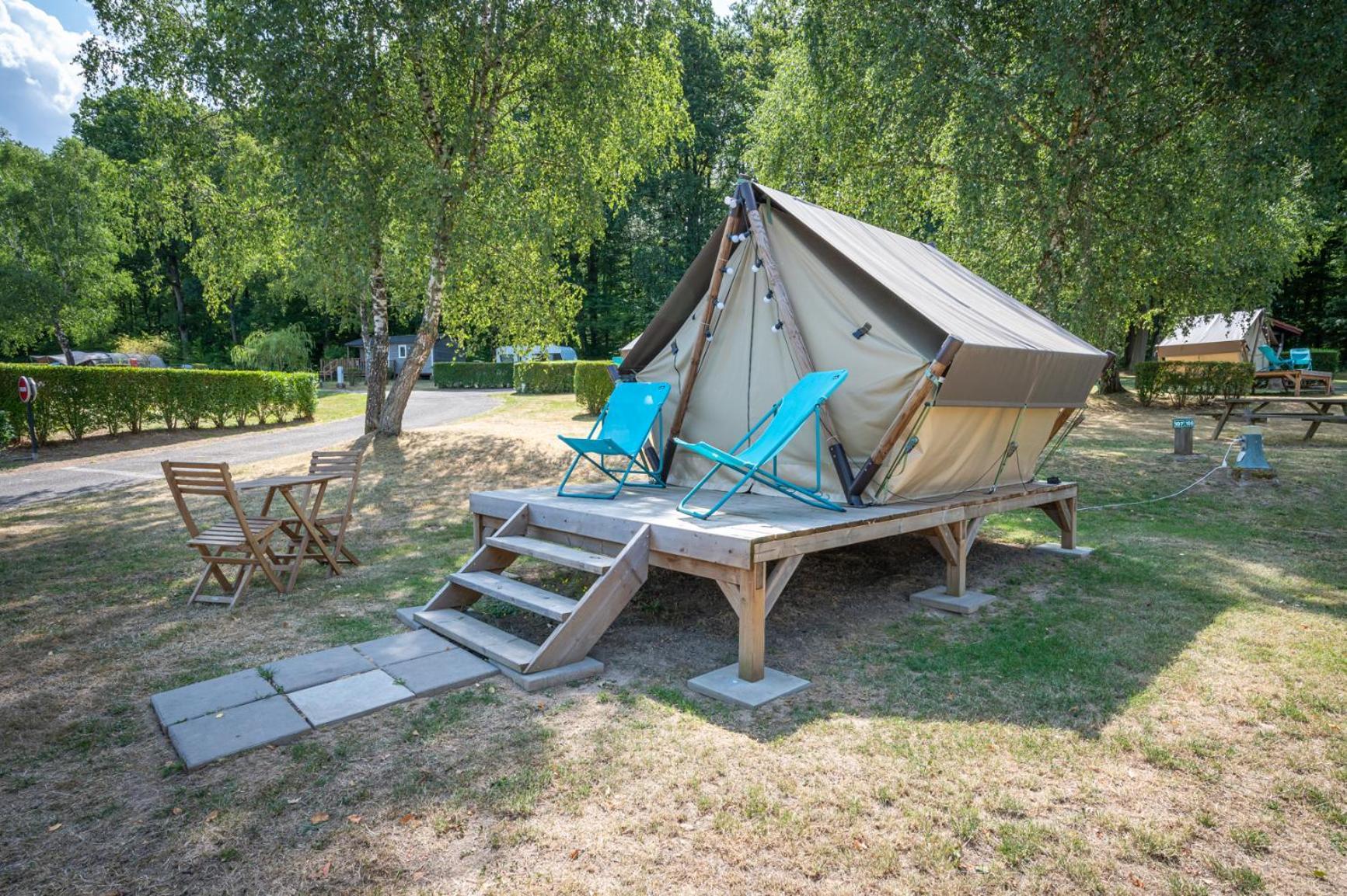 Camping Les Vosges Du Nord Oberbronn Cameră foto