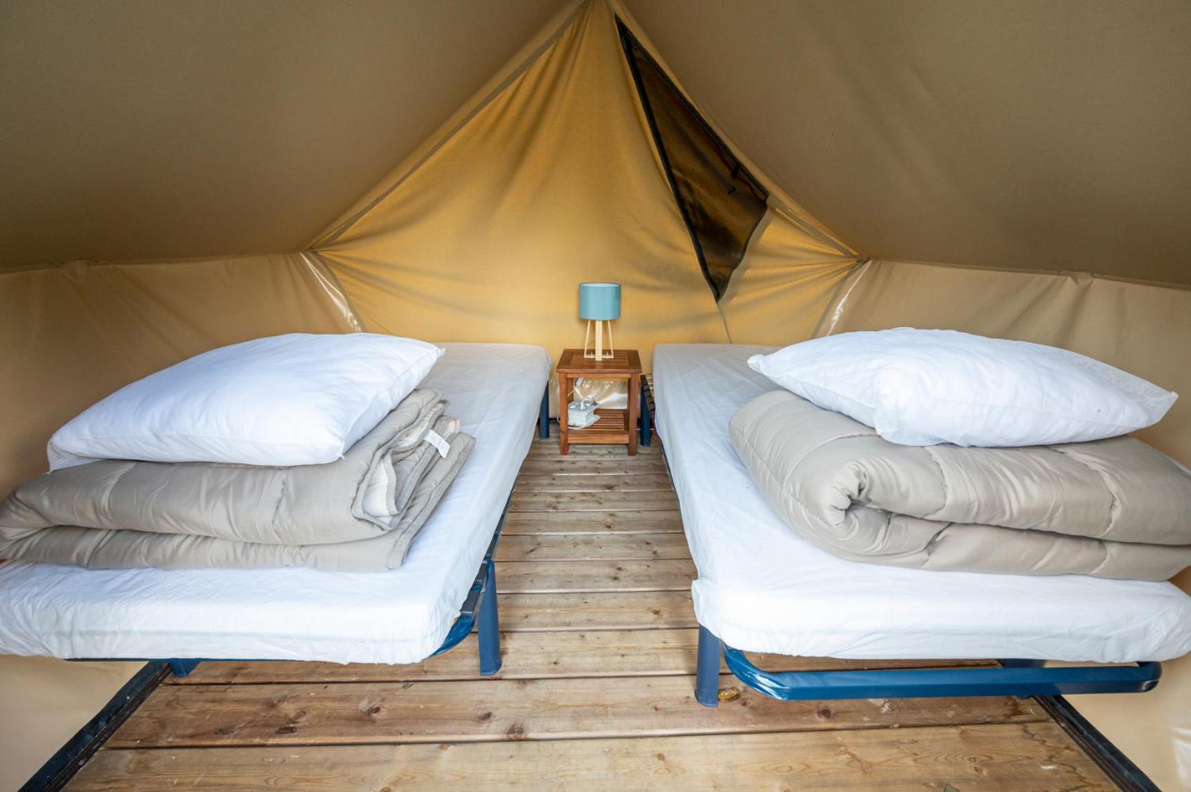 Camping Les Vosges Du Nord Oberbronn Cameră foto